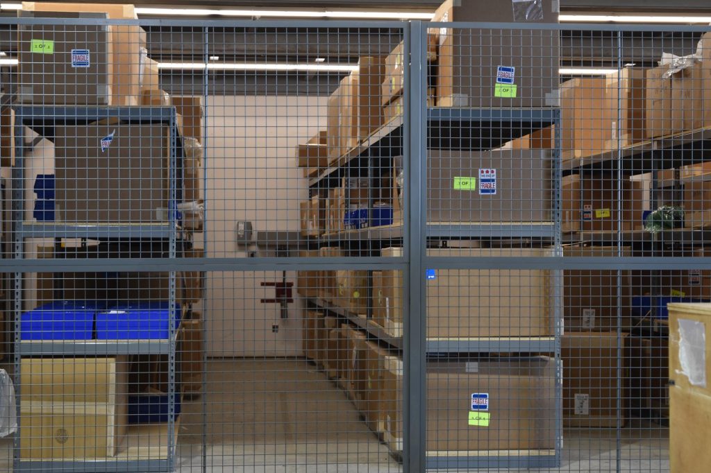 Secured-Access-Wire-Partitions-for-Inventory-Storage4