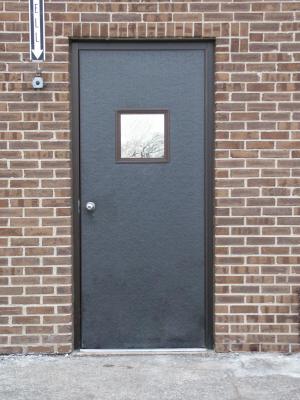 single-man-door_hu3f86784d632490e564d63982fdf43306_241481_300x0_resize_q75_box