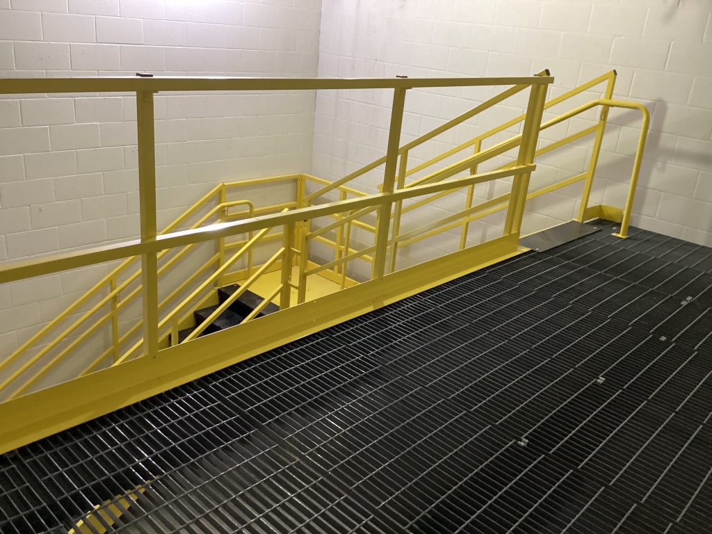 Mezzanine 5(4)